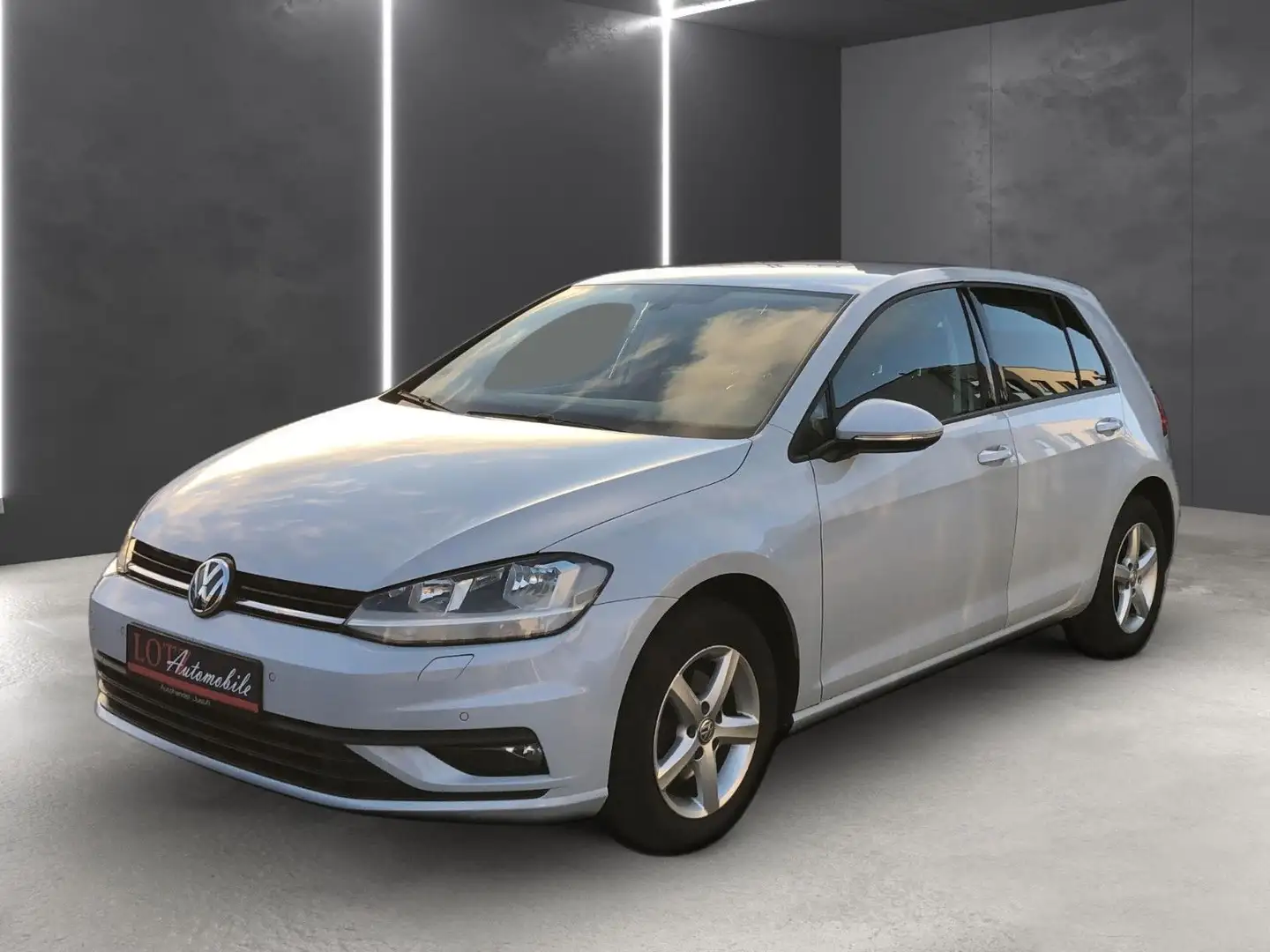 Volkswagen Golf VII Lim. Trendline BMT/Start-Stopp Argent - 2