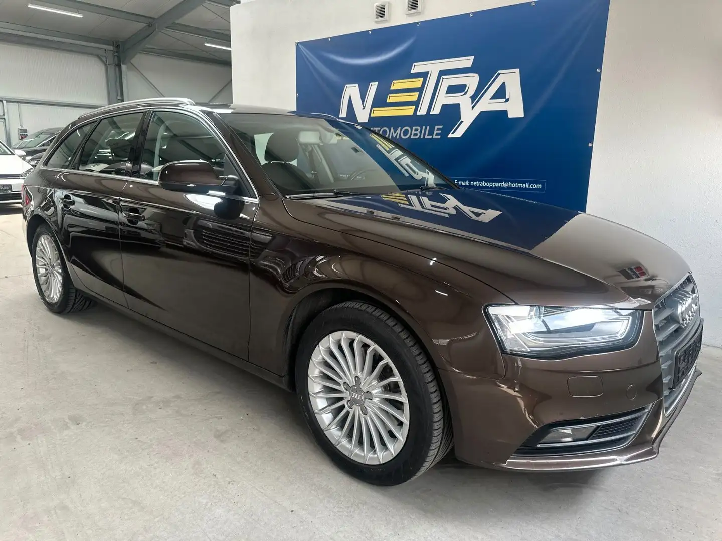 Audi A4 Avant Attraction*NAVI*BI-XENON*AHK* Braun - 2