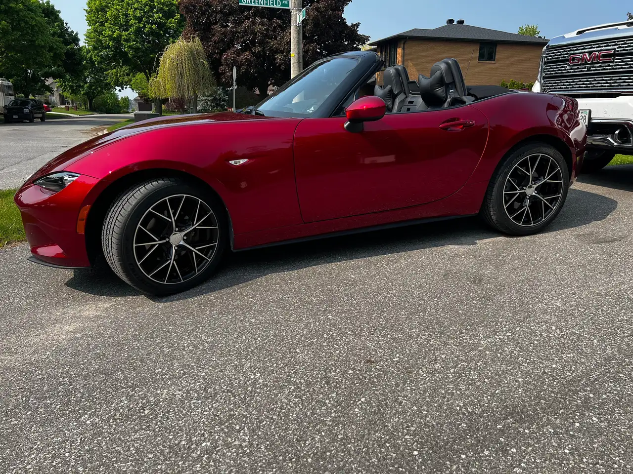 Mazda MX-5 Miata снимка Mazda MX-5 Miata