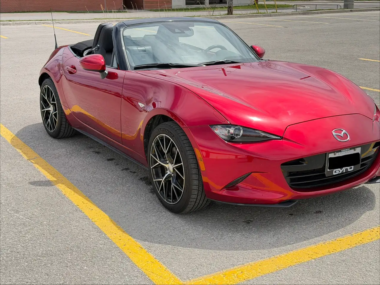 Mazda MX-5 Miata снимка Mazda MX-5 Miata