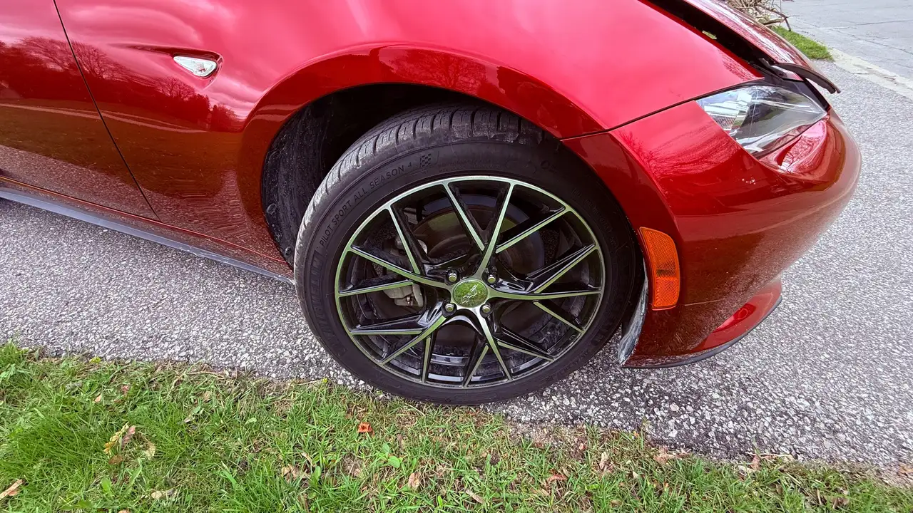 Mazda MX-5 Miata снимка Mazda MX-5 Miata