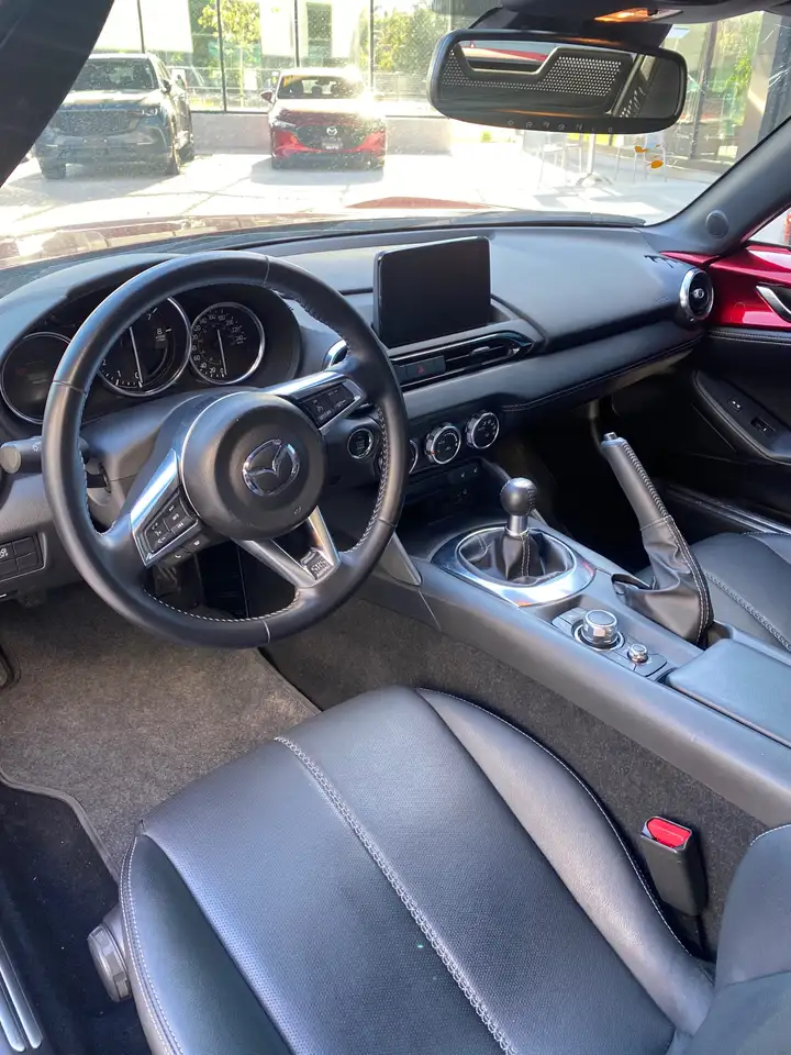 Mazda MX-5 Miata снимка Mazda MX-5 Miata