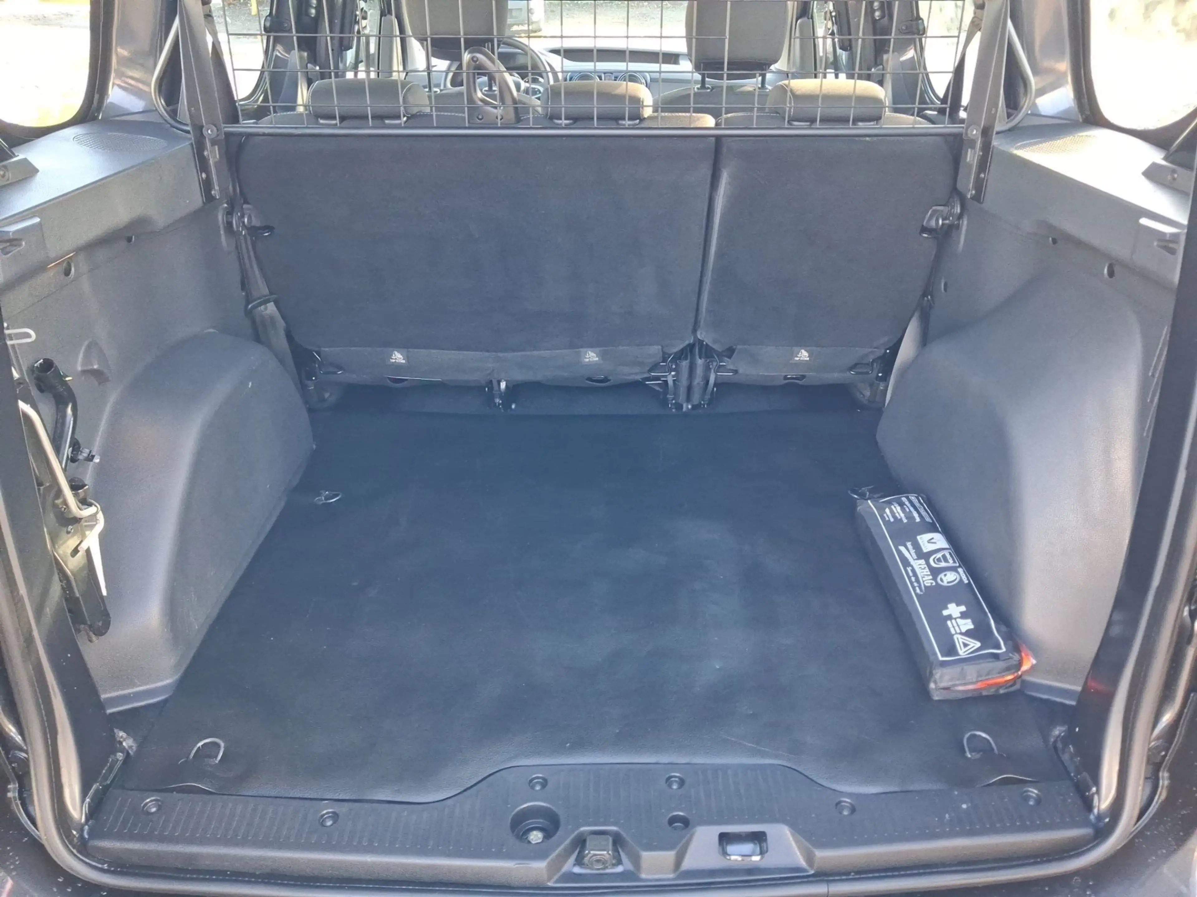 Dacia Dokker Comfort TCe 130 GPF *Ganzjahresreifen* — photo 11