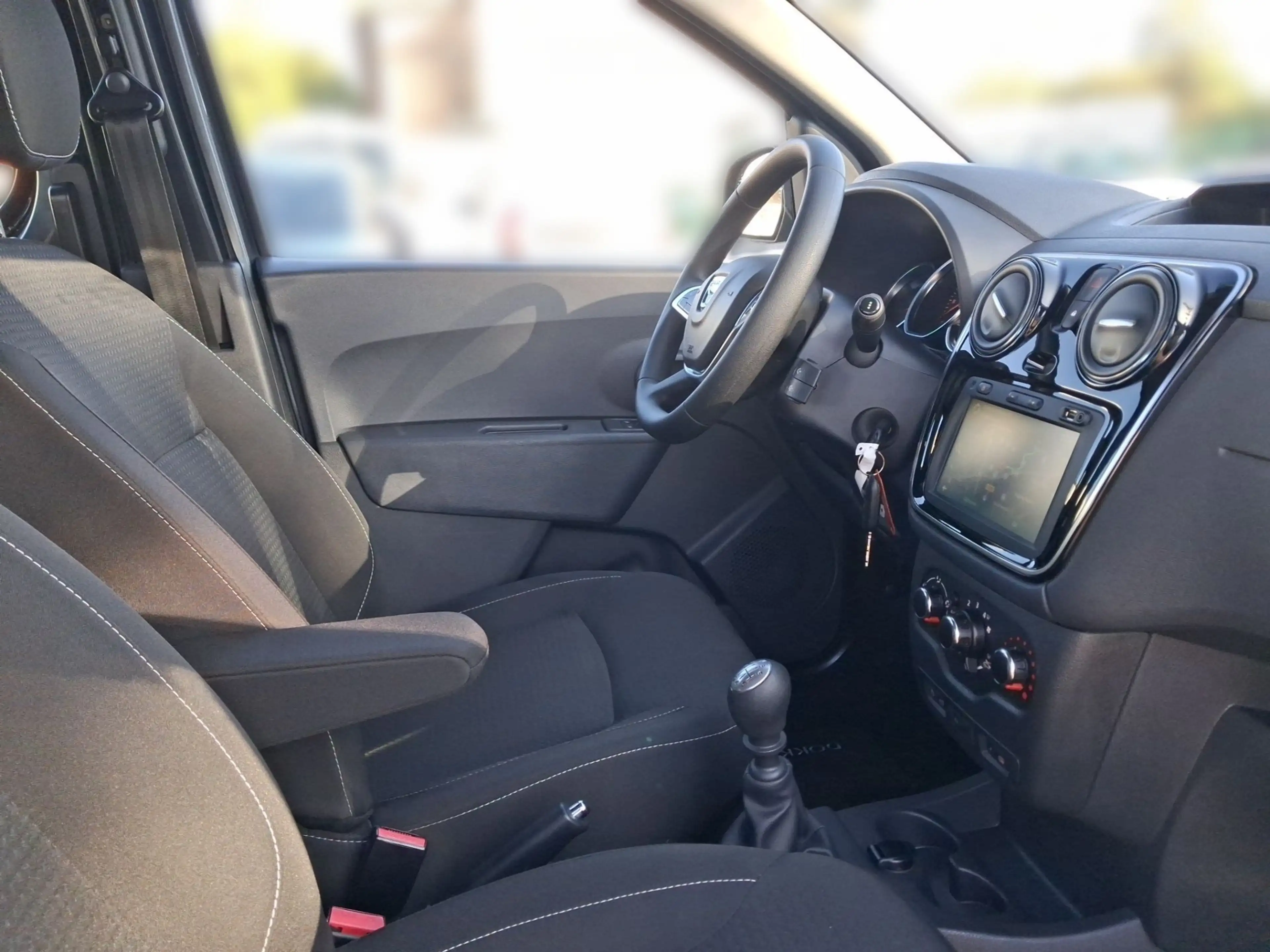 Dacia Dokker Comfort TCe 130 GPF *Ganzjahresreifen* — photo 13