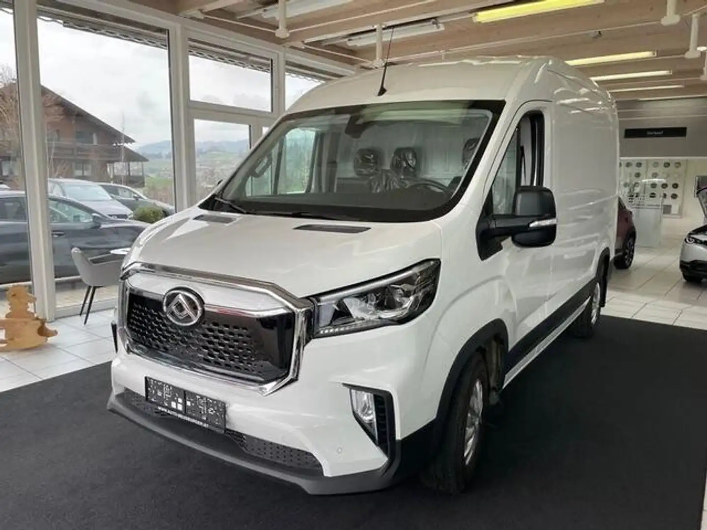 Maxus eDeliver 9 Kasten 51,5kWh L2H2 Weiß - 1