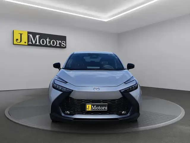 Toyota C-HR view 8