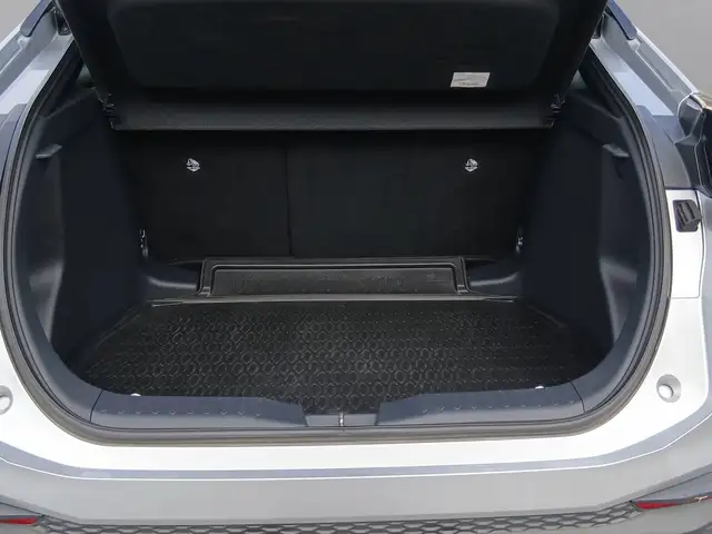 Toyota C-HR view 15
