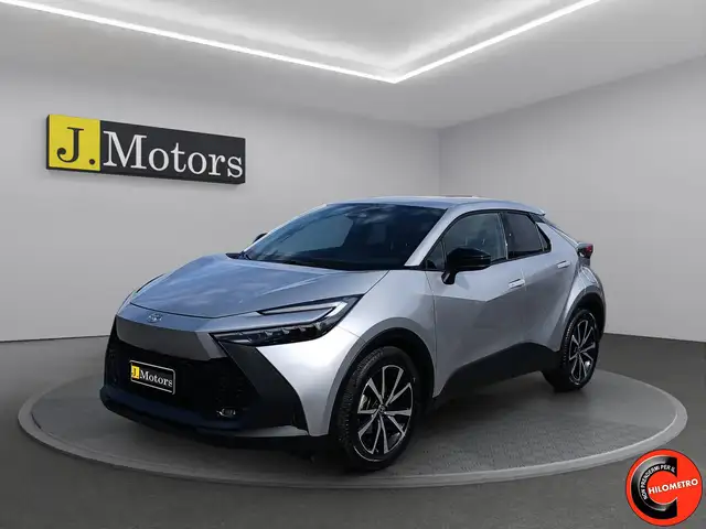 2025 Toyota C-HR in Silver for sale