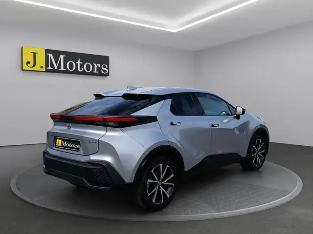 Toyota C-HR view 5