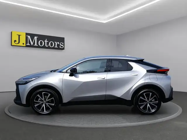 Toyota C-HR view 2