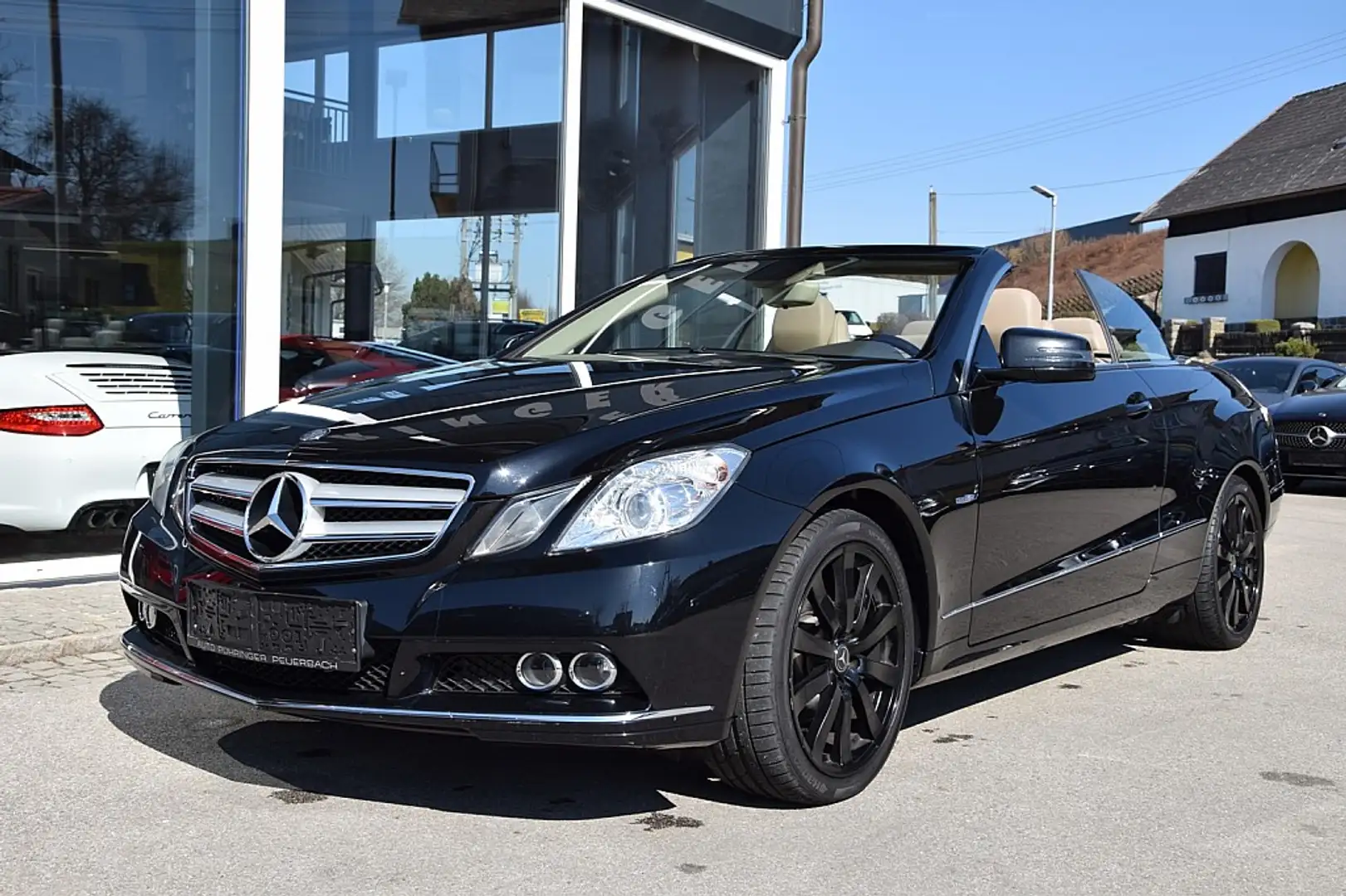Mercedes-Benz E 200 CGI BlueEfficiency Aut.*NAVI*2.HAND* Negro - 2