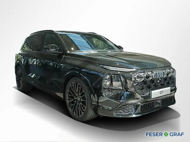 Audi Q7 view 2