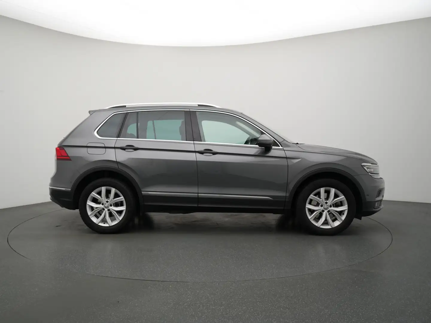 Volkswagen Tiguan Highline 4MOTION DSG AHK NAVI ACC KAM Grau - 2