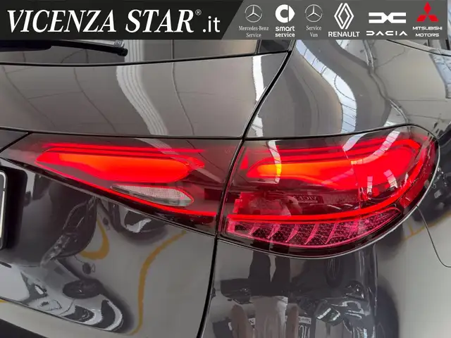 Mercedes-Benz GLC view 4