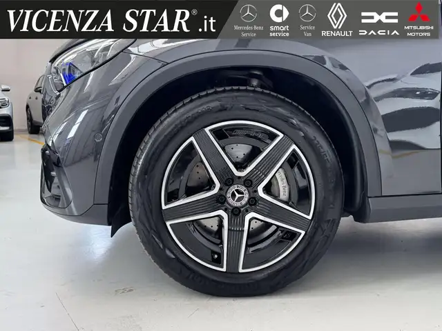 Mercedes-Benz GLC view 5