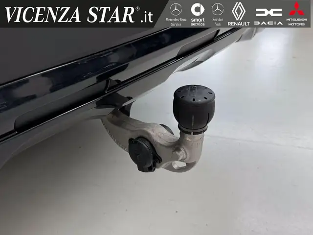 Mercedes-Benz GLC view 12