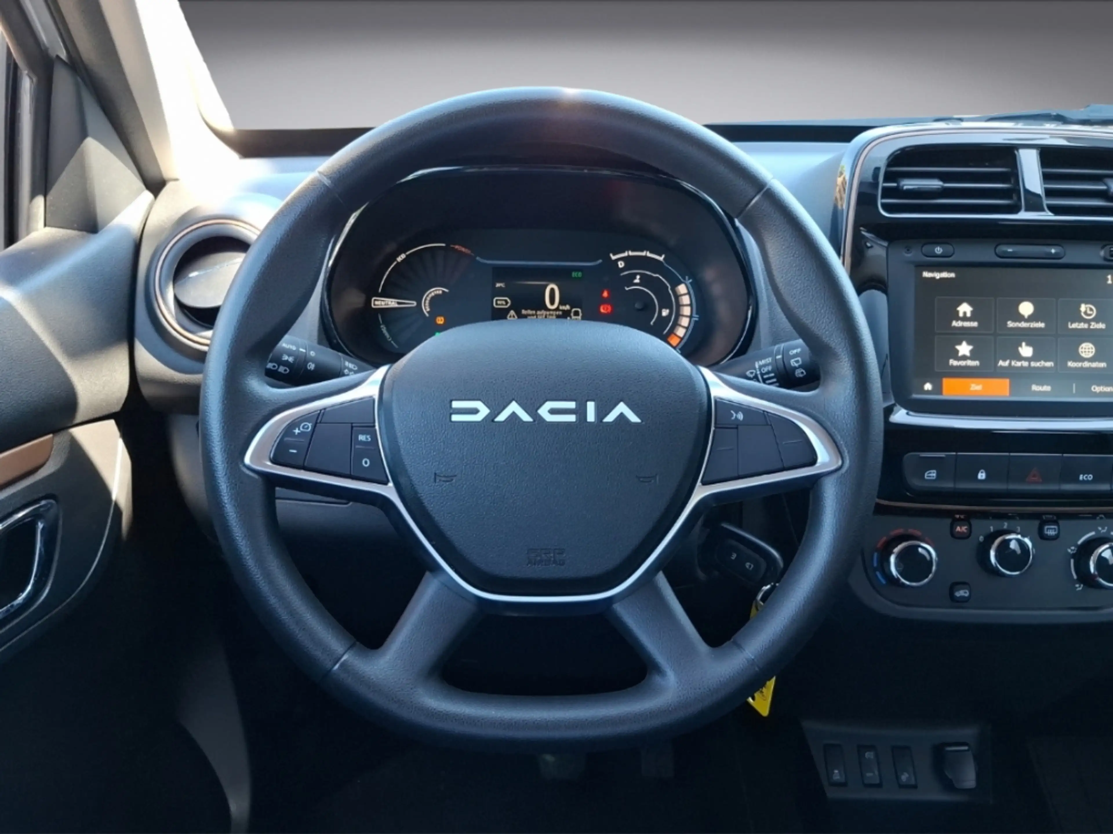 Dacia Spring Electric Extreme 65 große Batterie HU/AU Neu Garan — photo 10