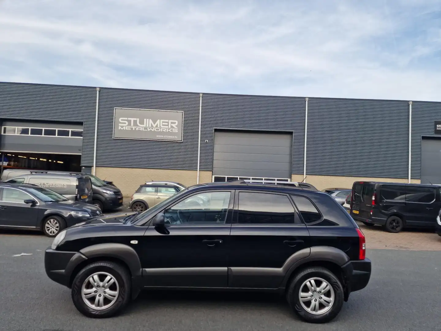 Hyundai TUCSON 2.0i Active Joy AIRCO TREKHAAK 2 X SLEUTELS BOEKJE Schwarz - 2