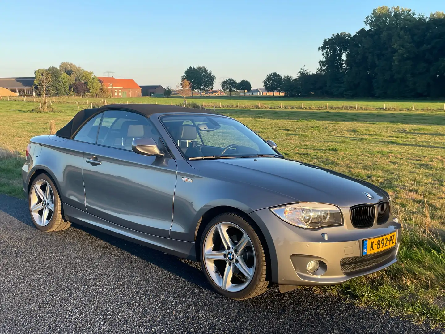 BMW 118 118 High Executive Zilver - 1