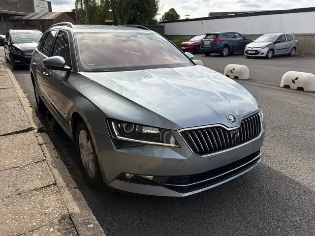 Skoda Superb Superb SW 1.6 CR TDi Ambition DSG
