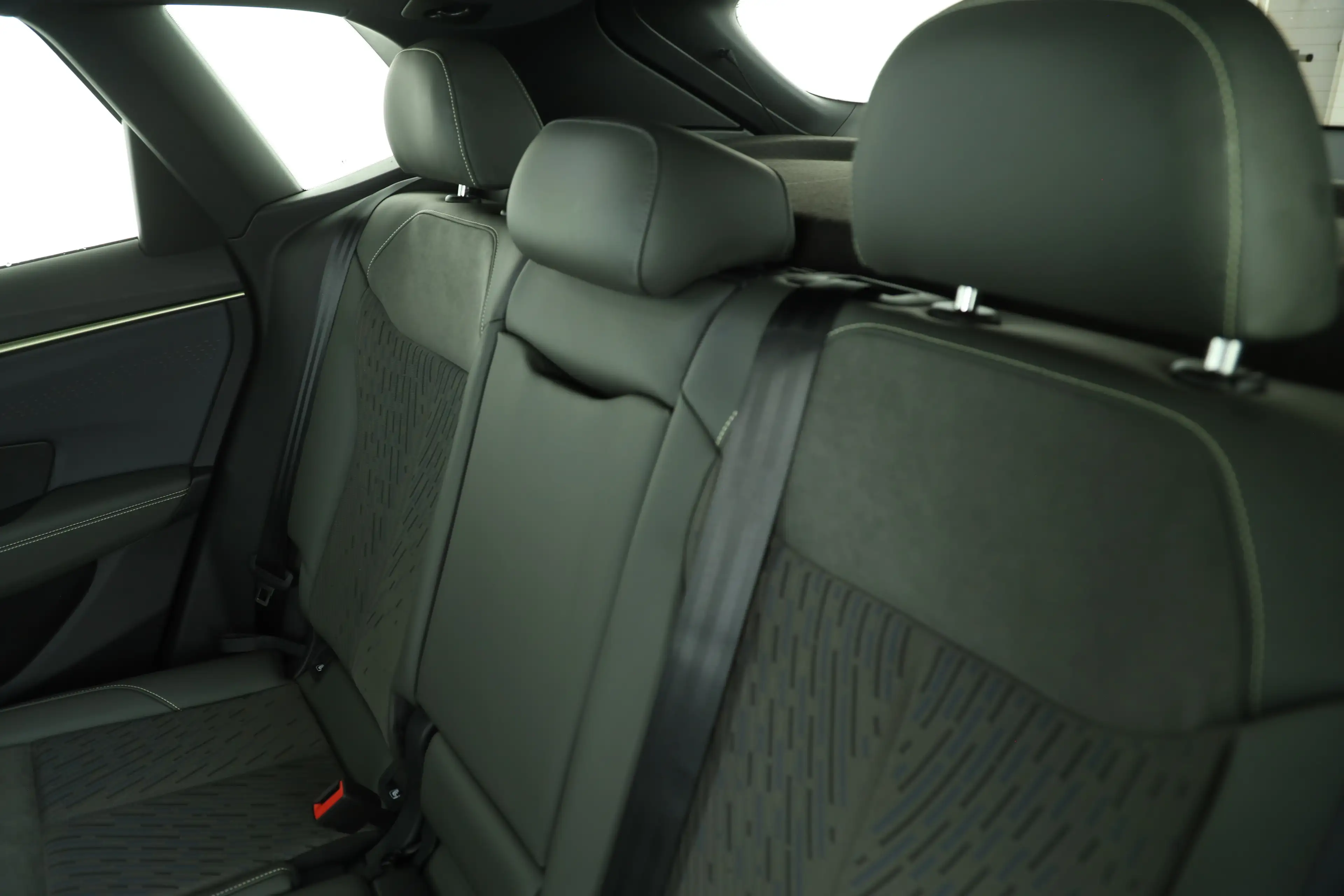 CUPRA Terramar 1.5 e-Hybrid DSG VZ Tribe Edition | AHK | Sennheis — photo 13