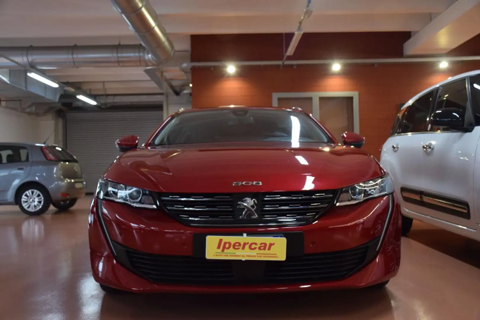 Peugeot 508 BlueHDi 130 Stop&Start EAT8 SW Allure Rood - 1