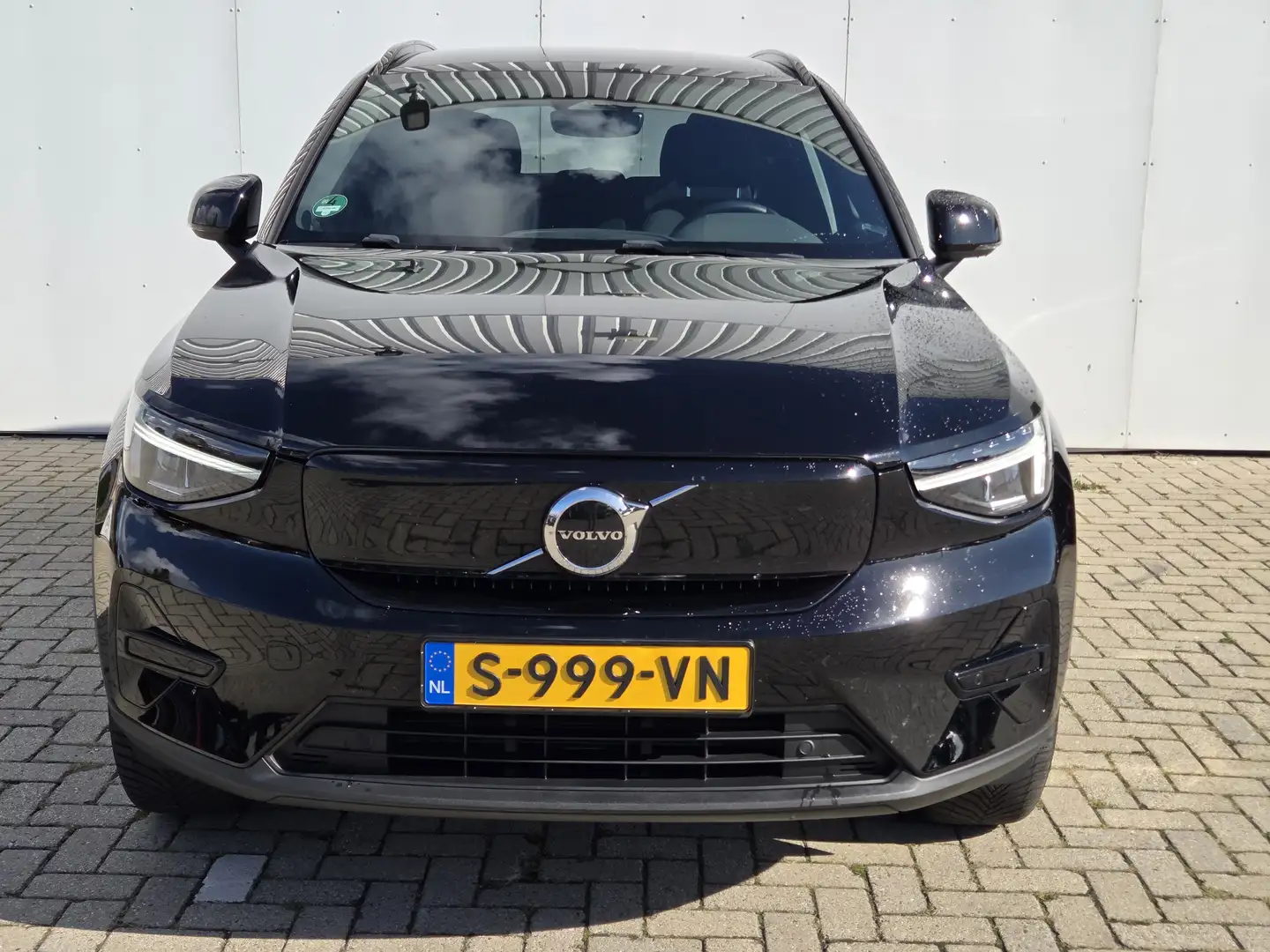 Volvo XC40 Core 70 kWh | Trekhaak | Google Assistent | Achter Noir - 2
