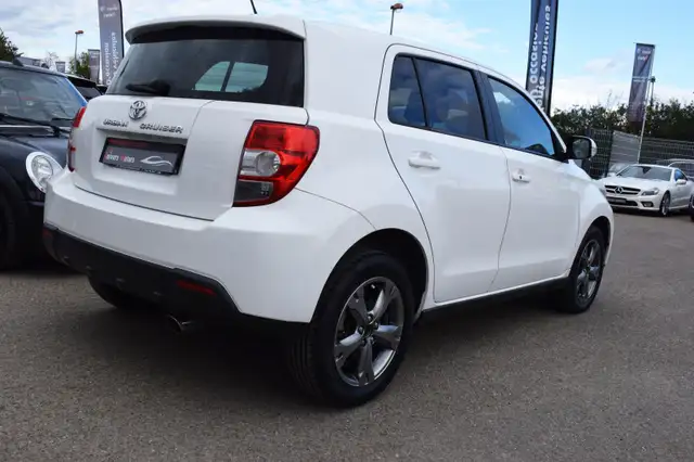 Toyota Urban Cruiser view 5