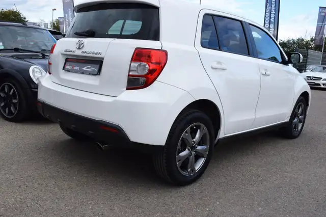 Toyota Urban Cruiser view 11