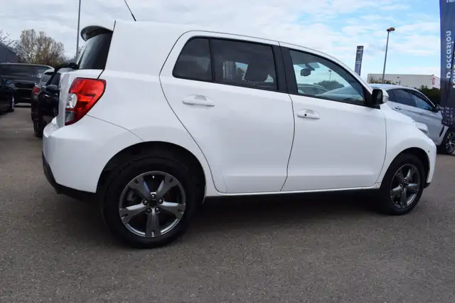 Toyota Urban Cruiser view 12
