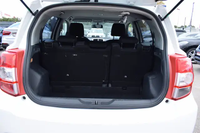 Toyota Urban Cruiser view 9