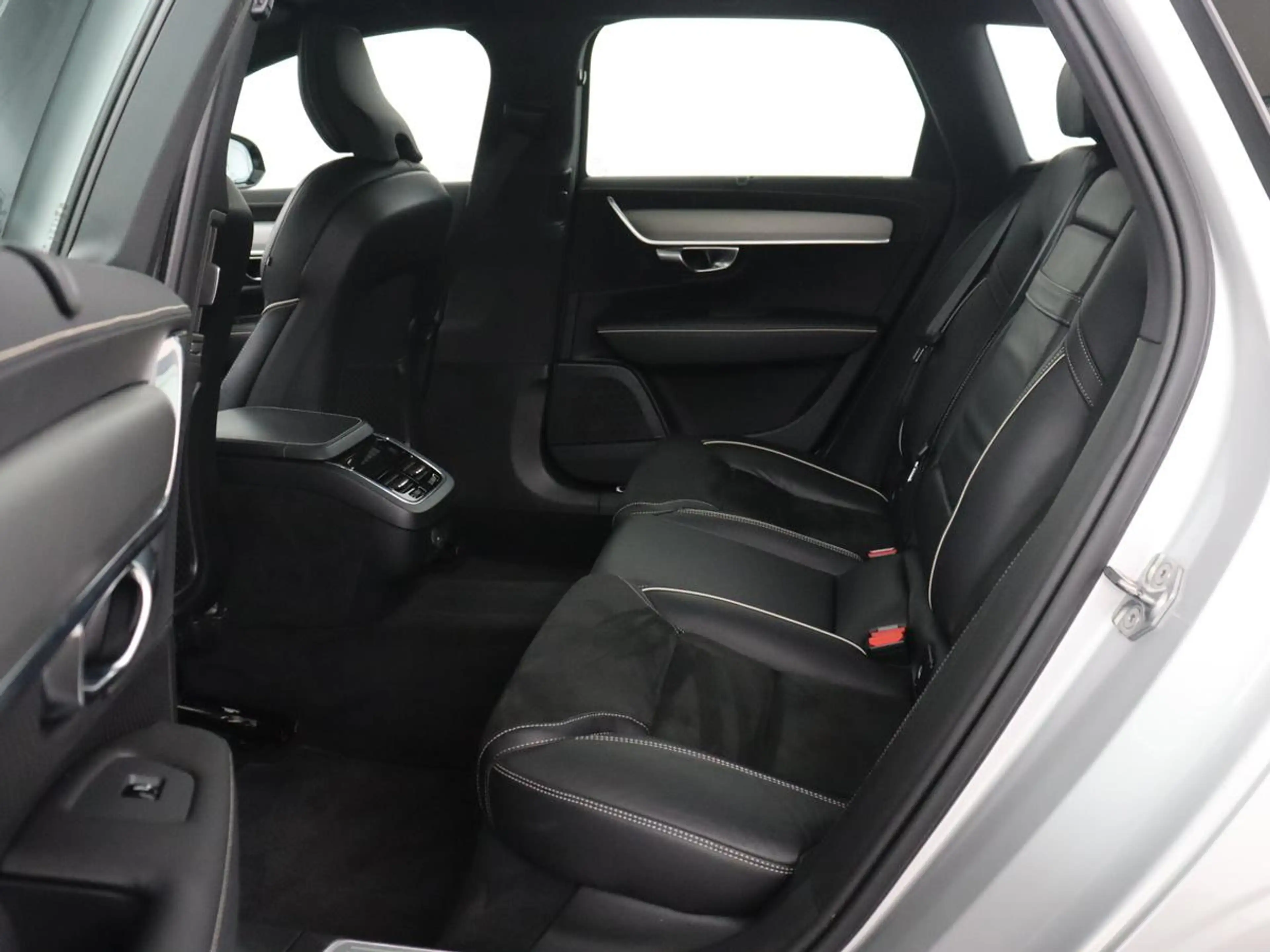Volvo V90 2.0 B4 R-Design | Panoramadak | Leder | Stuur/stoe — photo 8