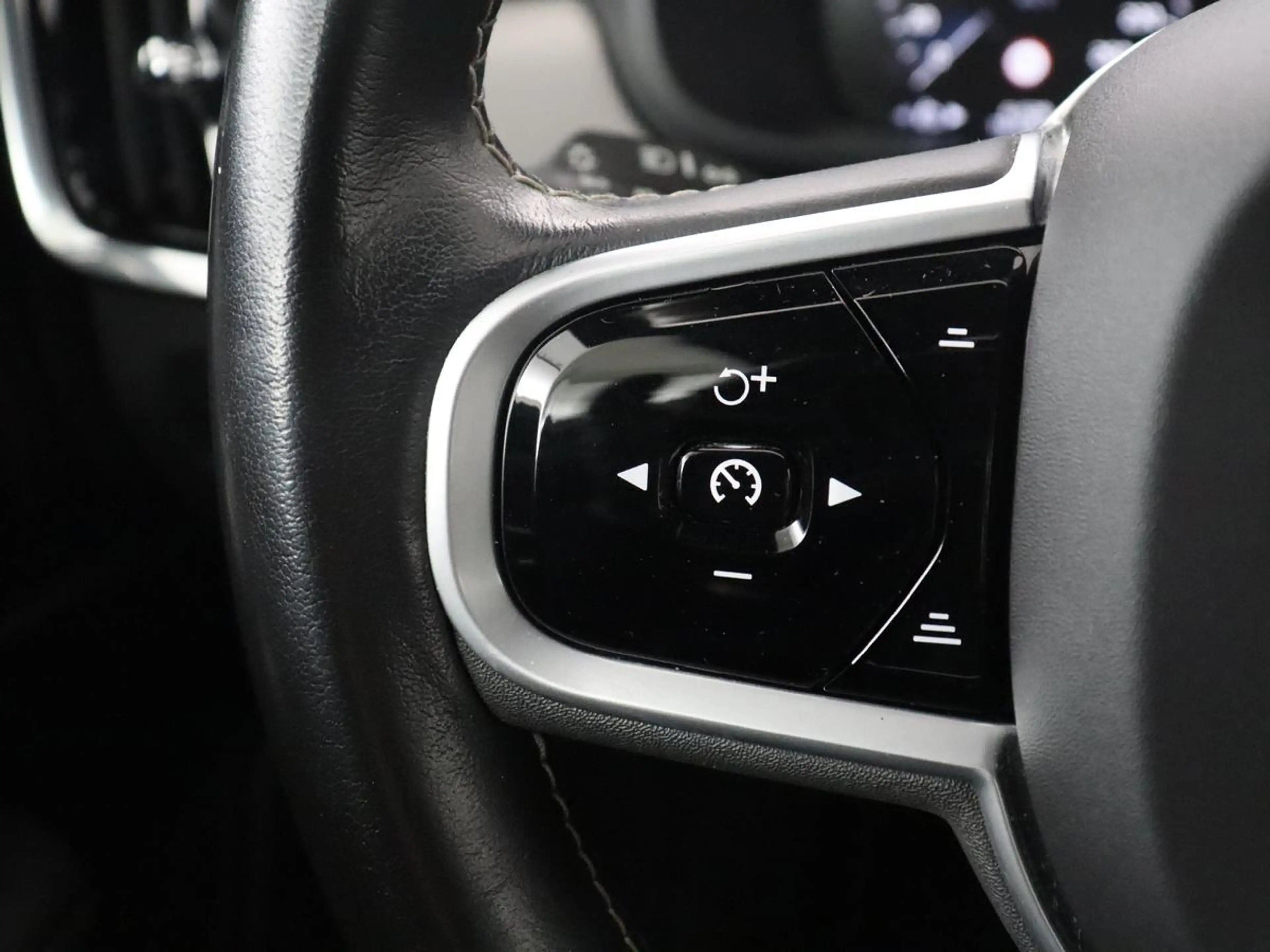 Volvo V90 2.0 B4 R-Design | Panoramadak | Leder | Stuur/stoe — photo 26