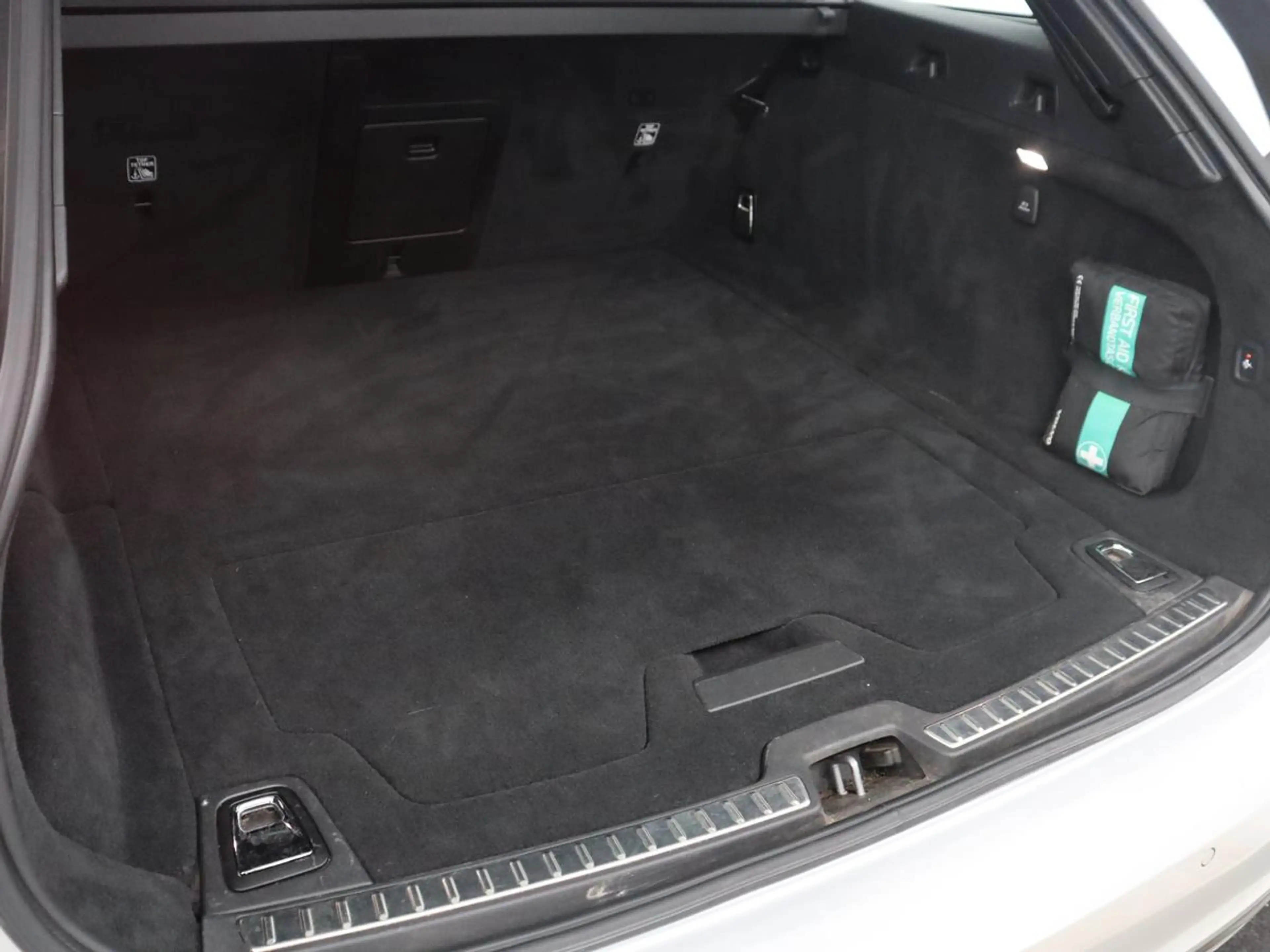 Volvo V90 2.0 B4 R-Design | Panoramadak | Leder | Stuur/stoe — photo 14