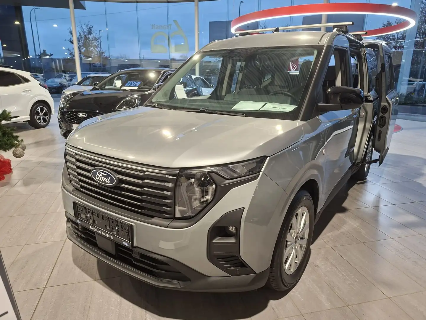 Ford Tourneo Ecoboost Titanium Aut Silber - 1