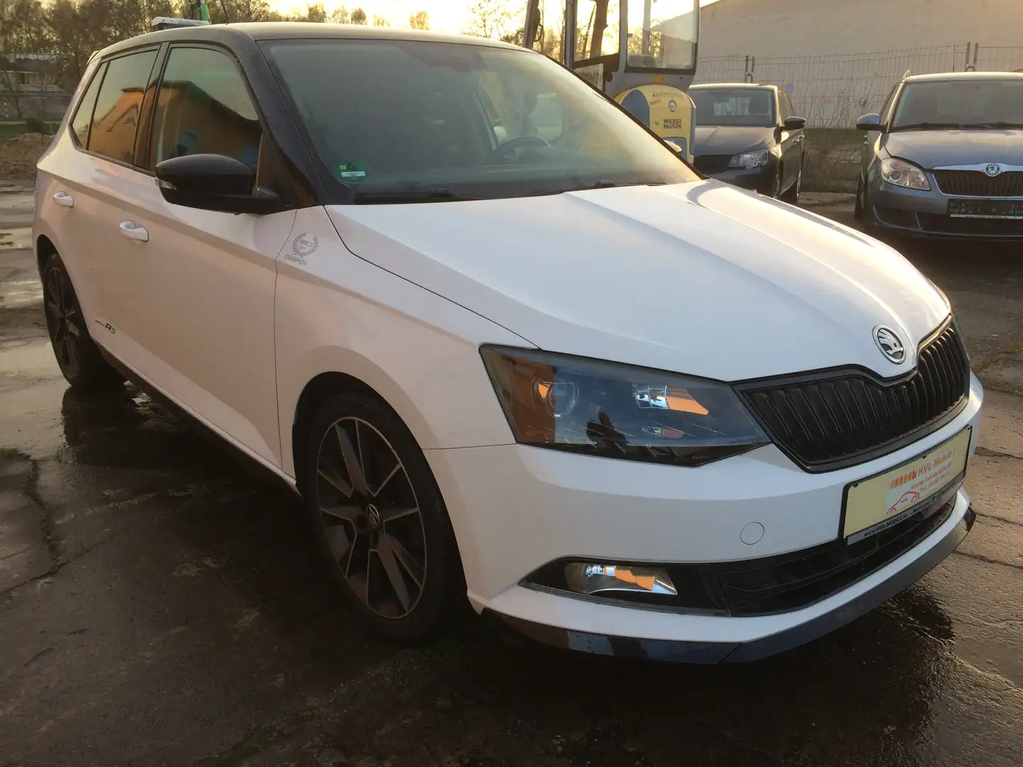 Skoda Fabia R5  1.Hand 1.4 TSI DSG  Navi Kamera SHZ MFL Weiß - 2