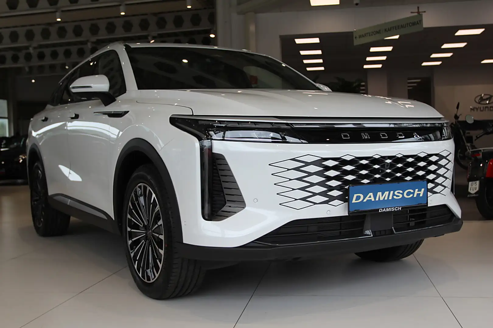 Omoda 9 PHEV 1.5TGDi Premium Line AWD Weiß - 2