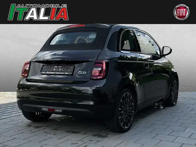 Fiat 500e view 2