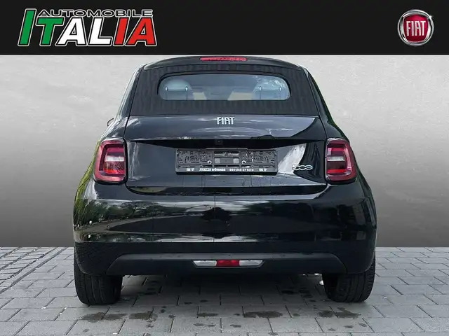 Fiat 500e view 4