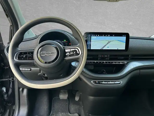 Fiat 500e view 7