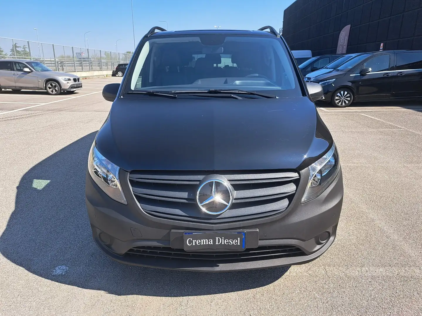 Mercedes-Benz Vito Vito 116 d Tourer Pro Long Auto Nero - 2