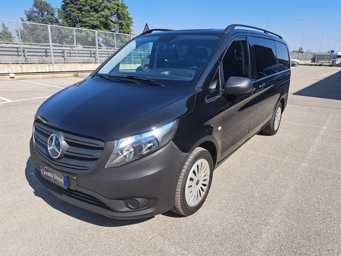 Mercedes-Benz Vito Vito 116 d Tourer Pro Long Auto Nero - 1