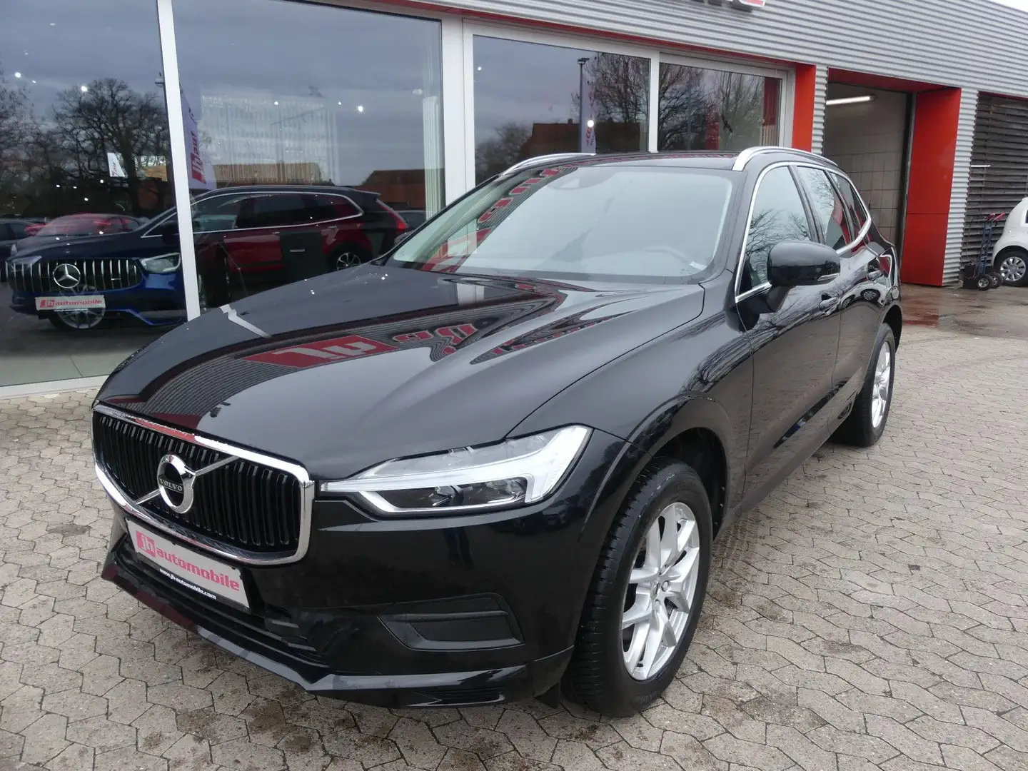Volvo XC60 Momentum Pro 2WD Leder*Navi*SHZ Schwarz - 2