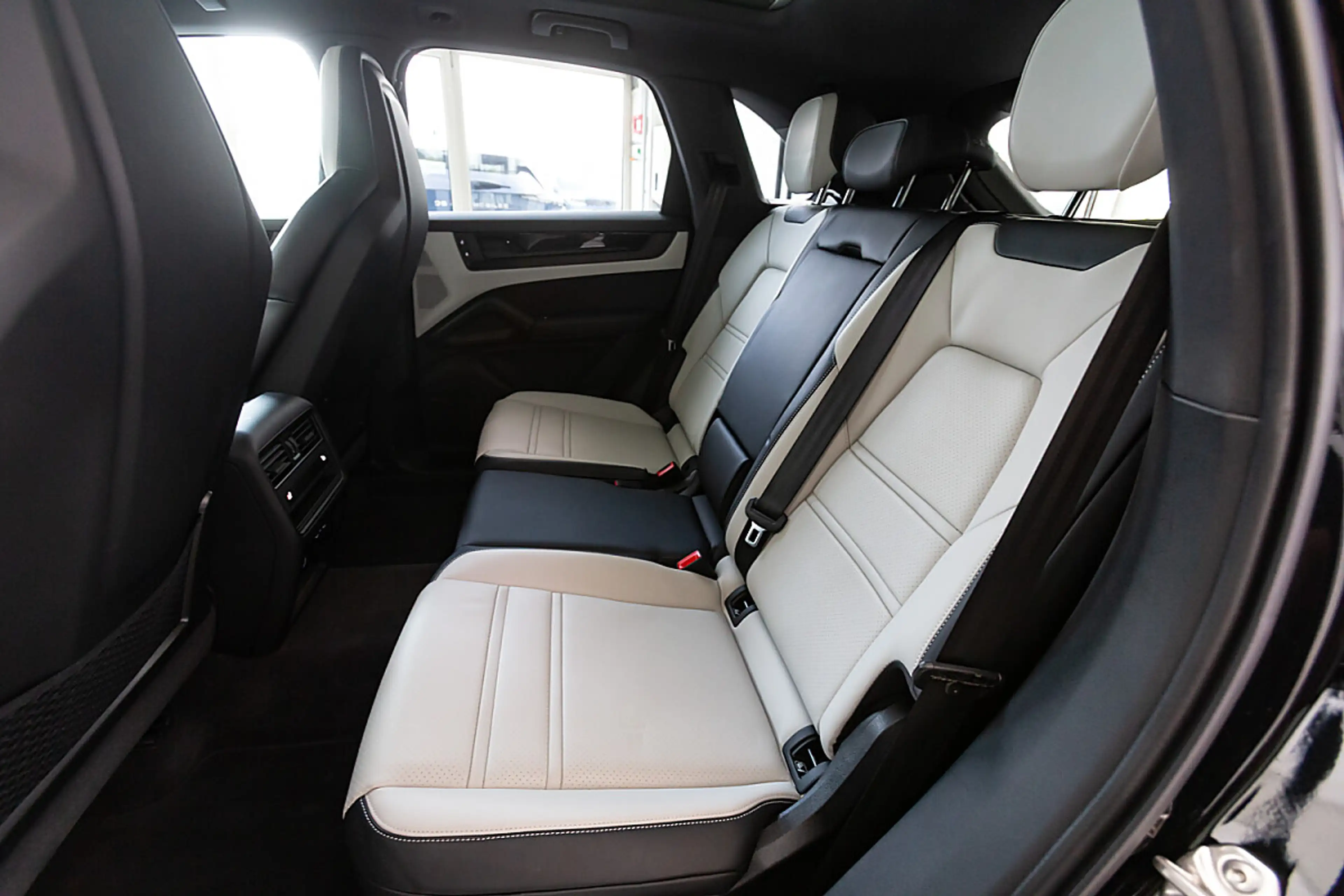 Porsche Cayenne E-Hybrid E-Hybrid Black Edition (EURO 6e) — photo 3