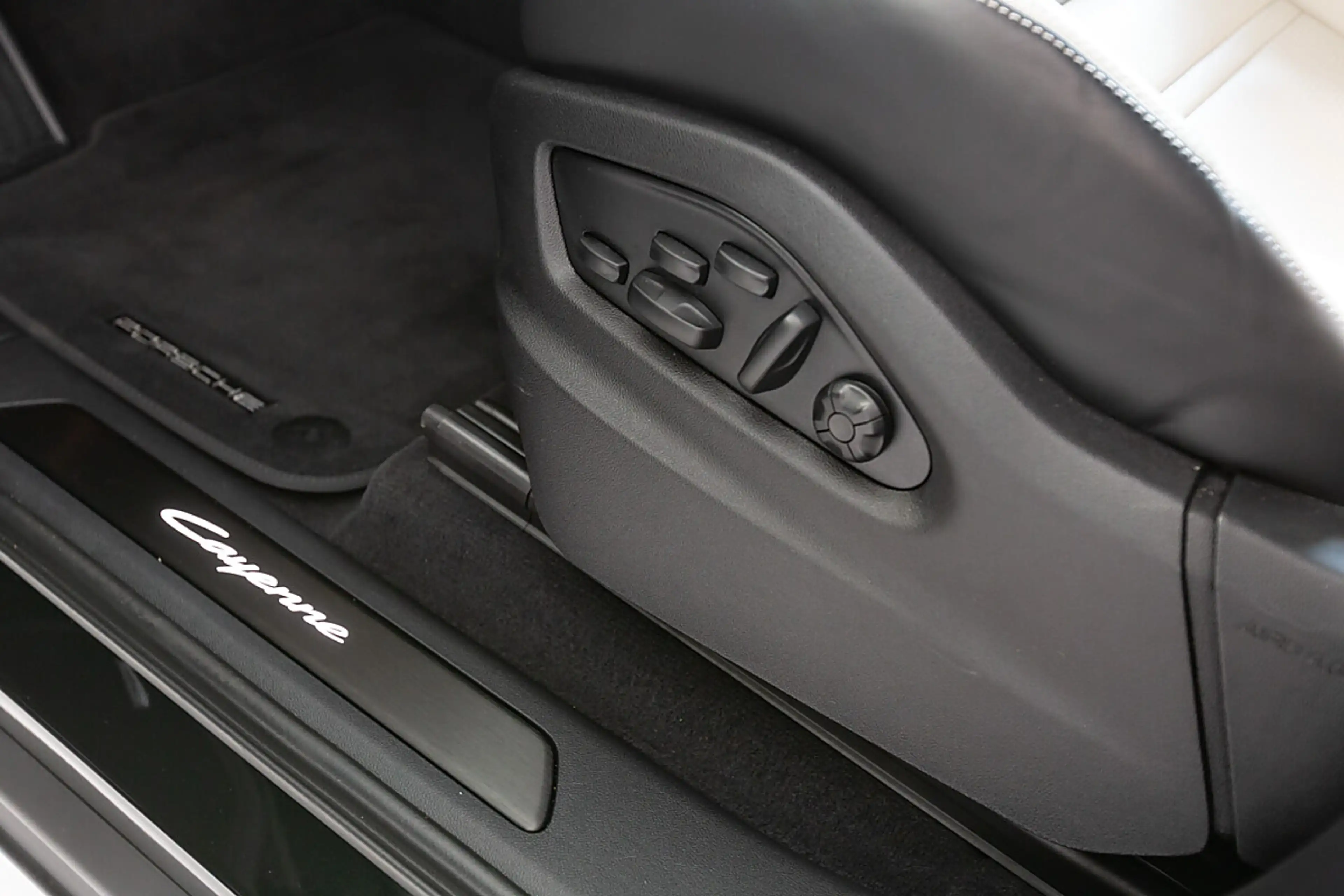 Porsche Cayenne E-Hybrid E-Hybrid Black Edition (EURO 6e) — photo 5