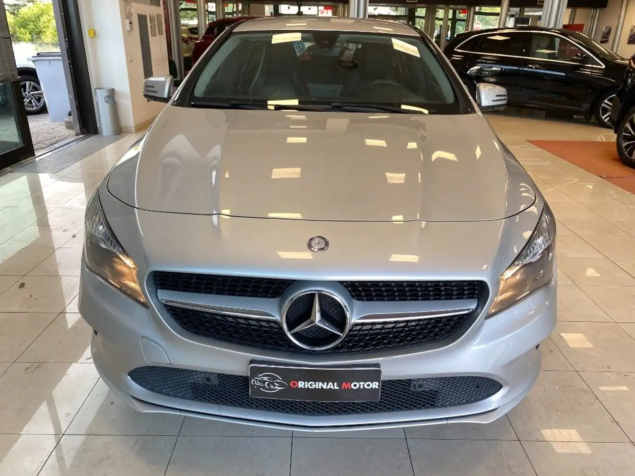 Mercedes-Benz CLA 180