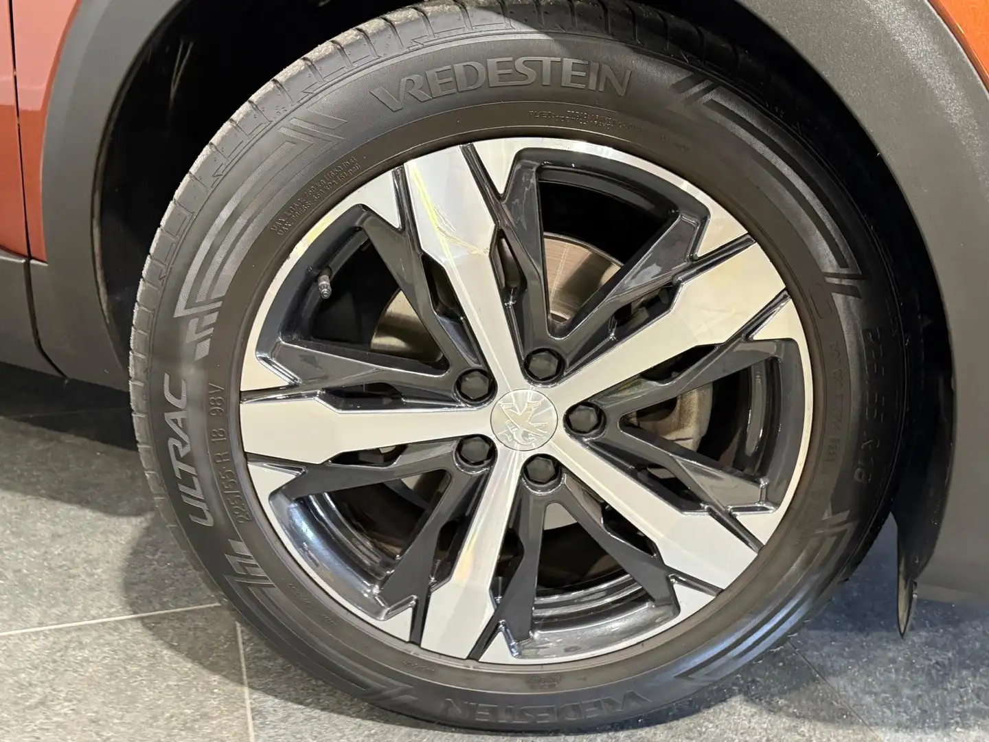 Peugeot 3008 1.2 PureTech 130pk S&S Allure Braun - 2