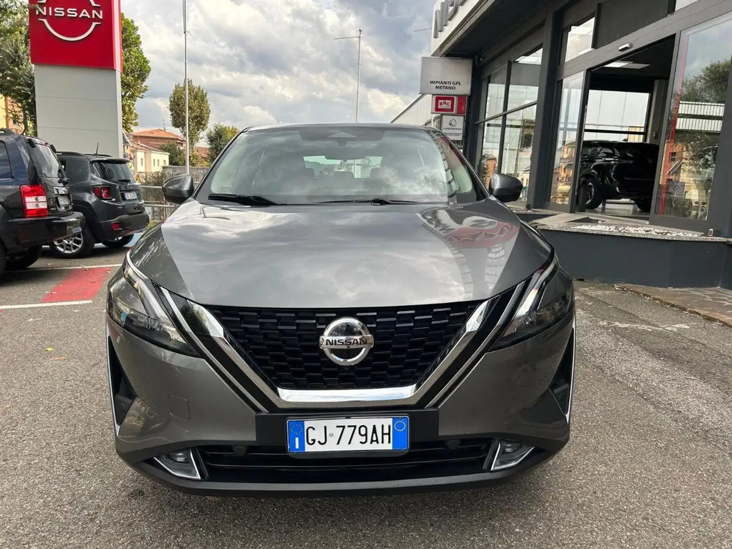 Nissan Qashqai Mild Hybrid 158 CV Xtronic Business Grigio - 2
