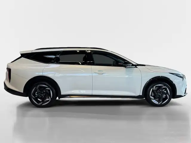 Kia K4 view 6