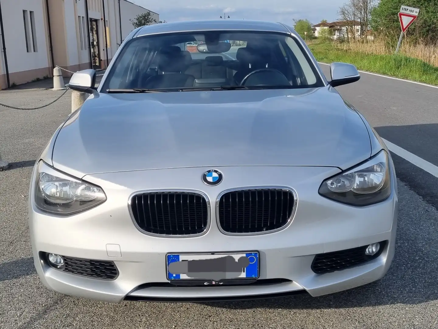 BMW 120 120d 5p Urban Gümüş rengi - 2